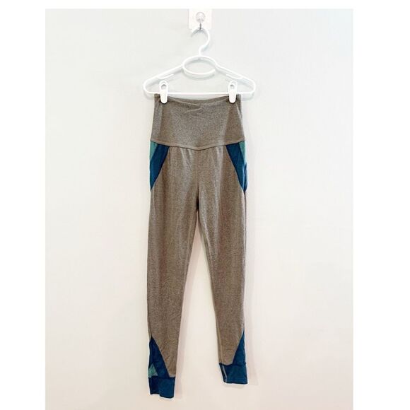 Beyond yoga block and key high waisted leggings - Picture 5 of 6